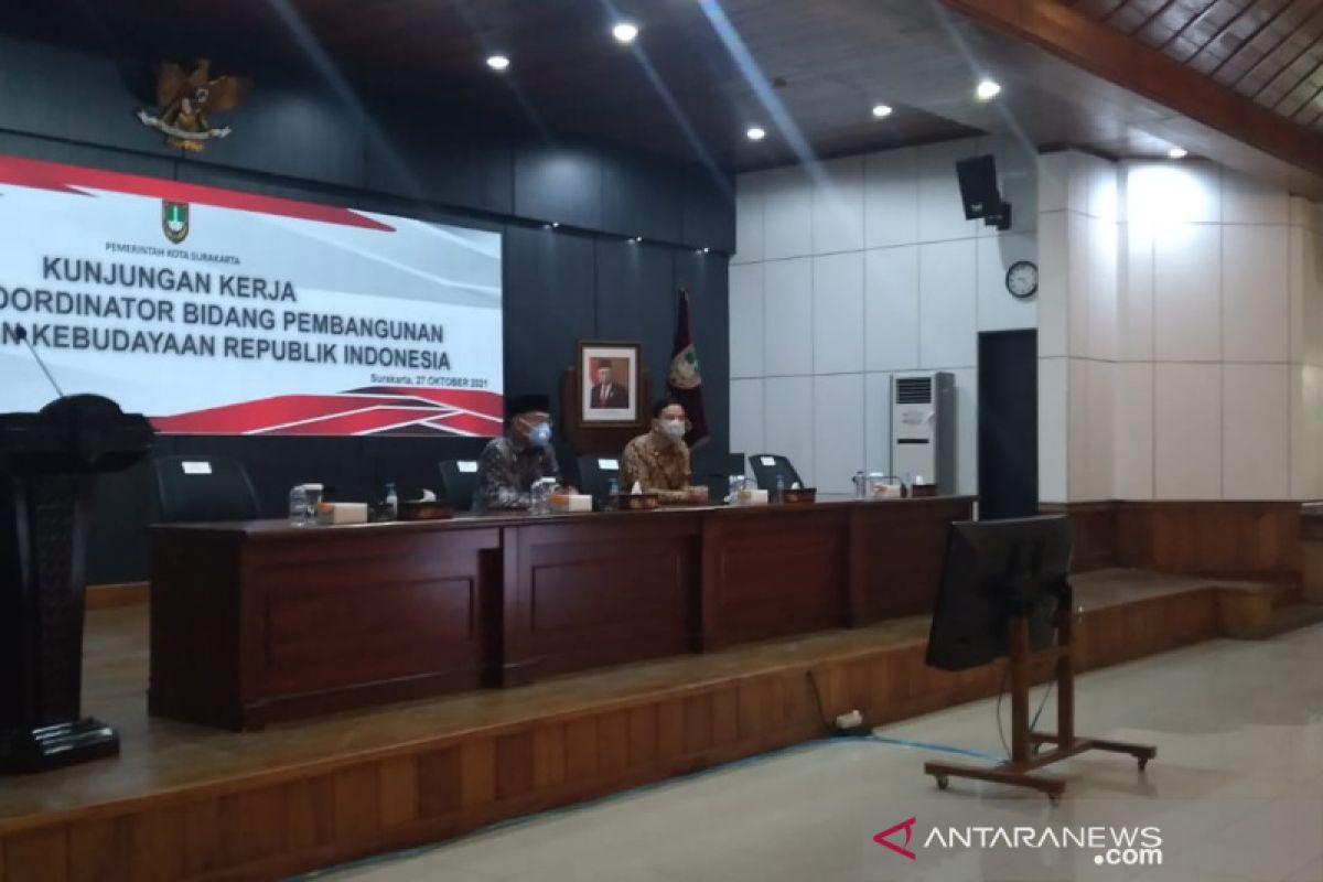 Menko PMK pastikan penyelesaian kawasan kumuh di Solo