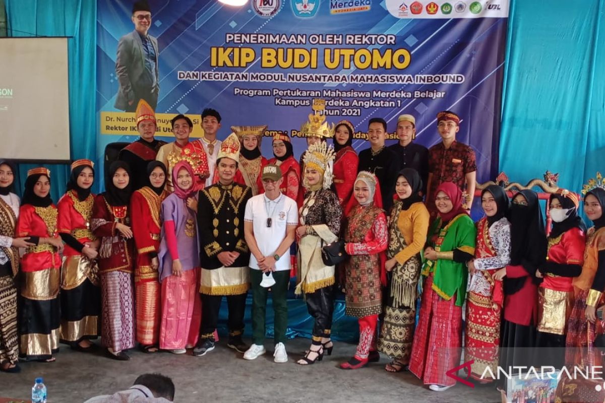IKIP Budi Utomo Malang terima 200 mahasiswa dari 41 perguruan tinggi MBKM
