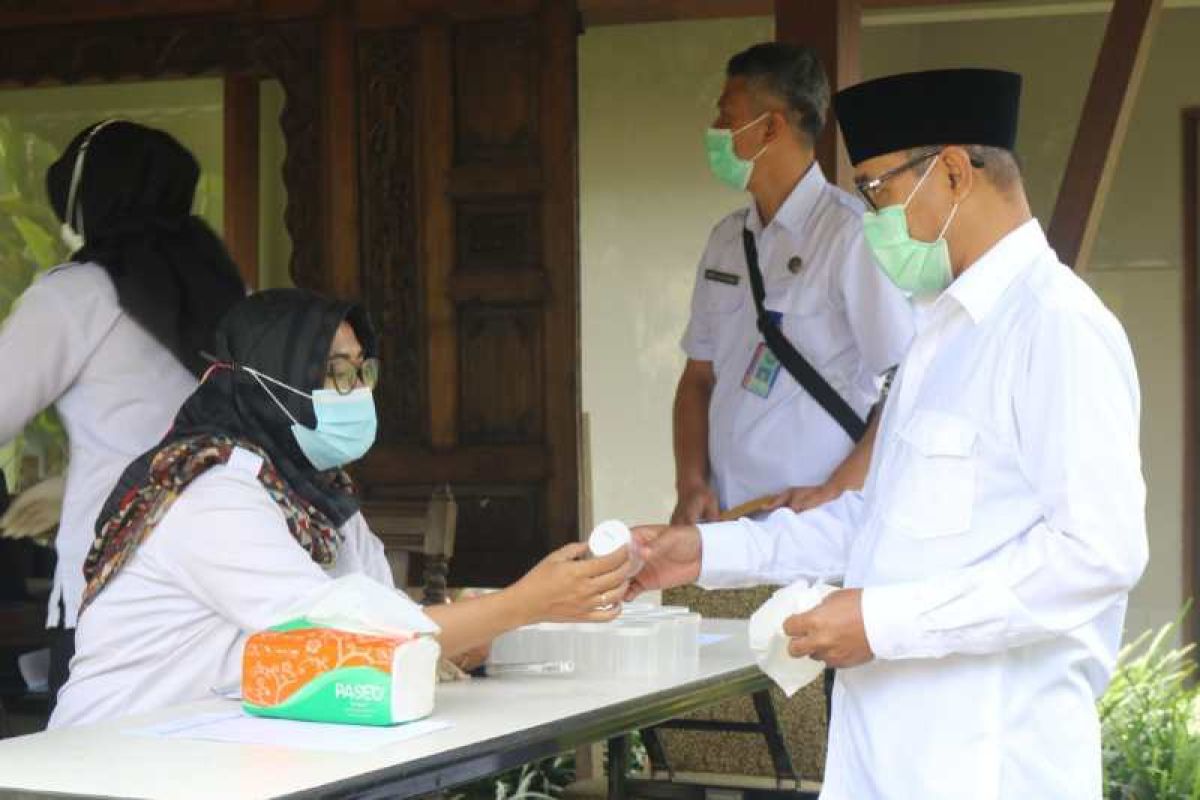 Bupati dan pejabat Temanggung jalani tes narkoba