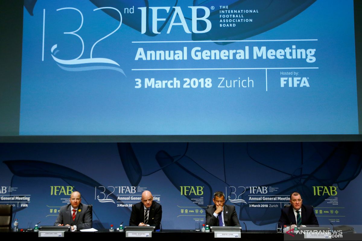 IFAB sarankan aturan lima pergantian pemain dipermanenkan
