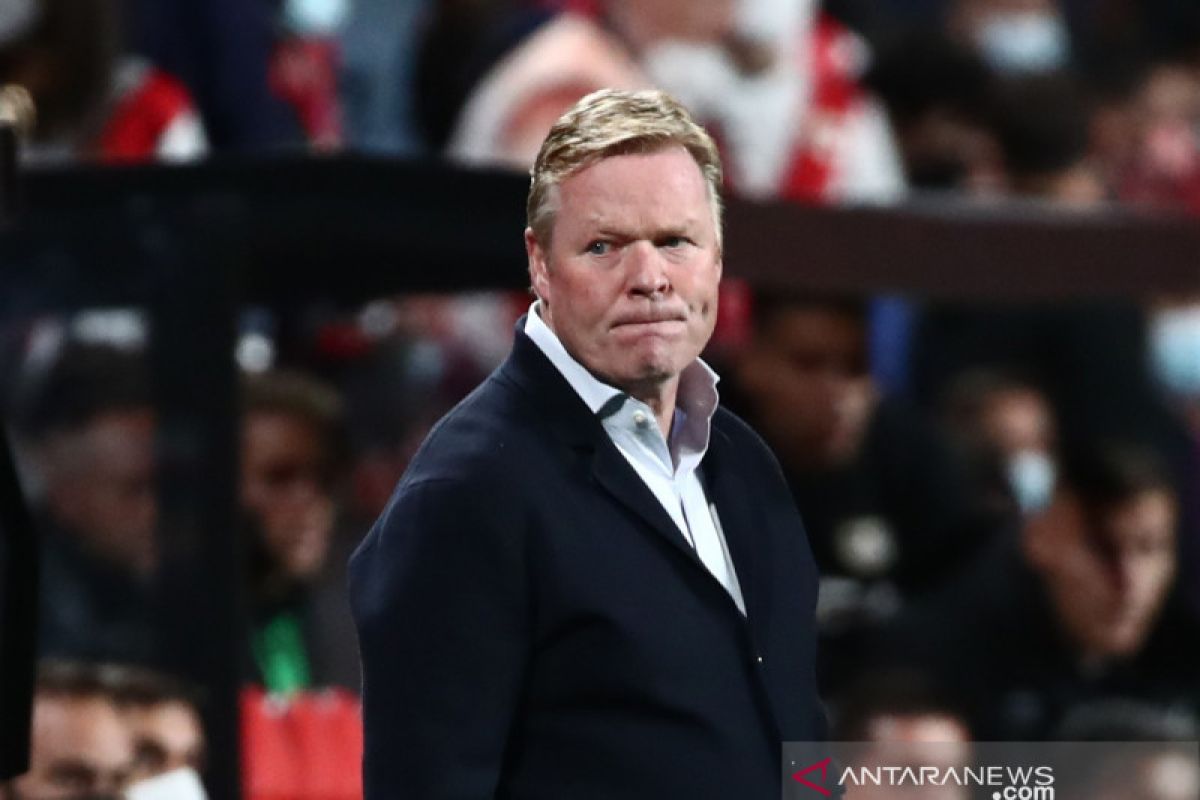 Barcelona resmi pecat  Ronald Koeman