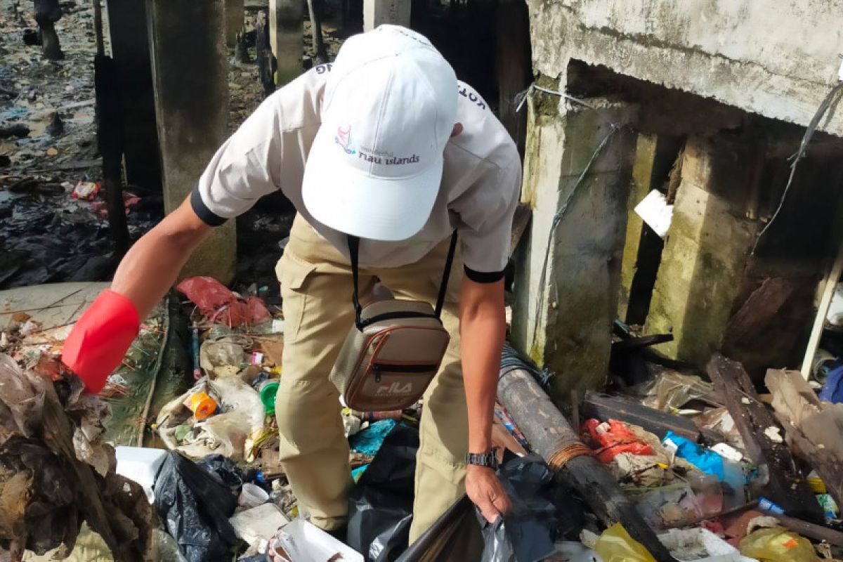 Tumpukan sampah pesisir Tanjungpinang capai ketebalan 3,5 meter