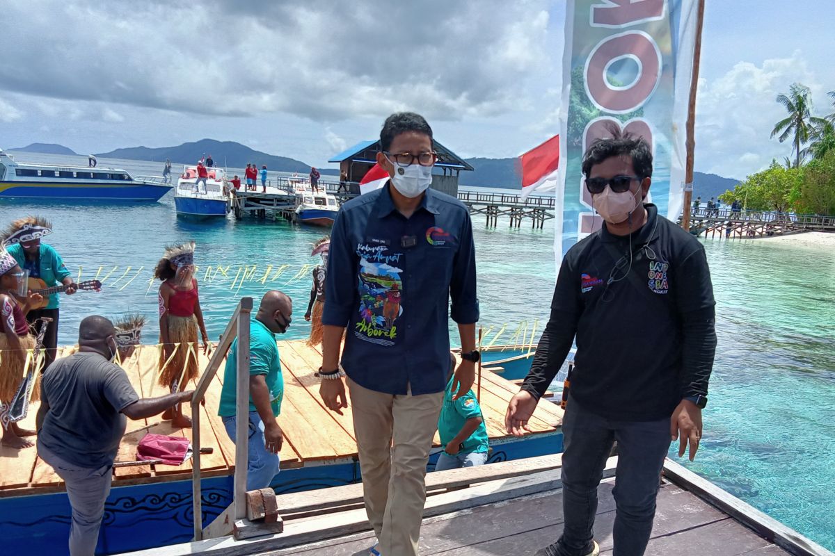 Diapresiasi, pengrajin di Raja Ampat tetap berkarya