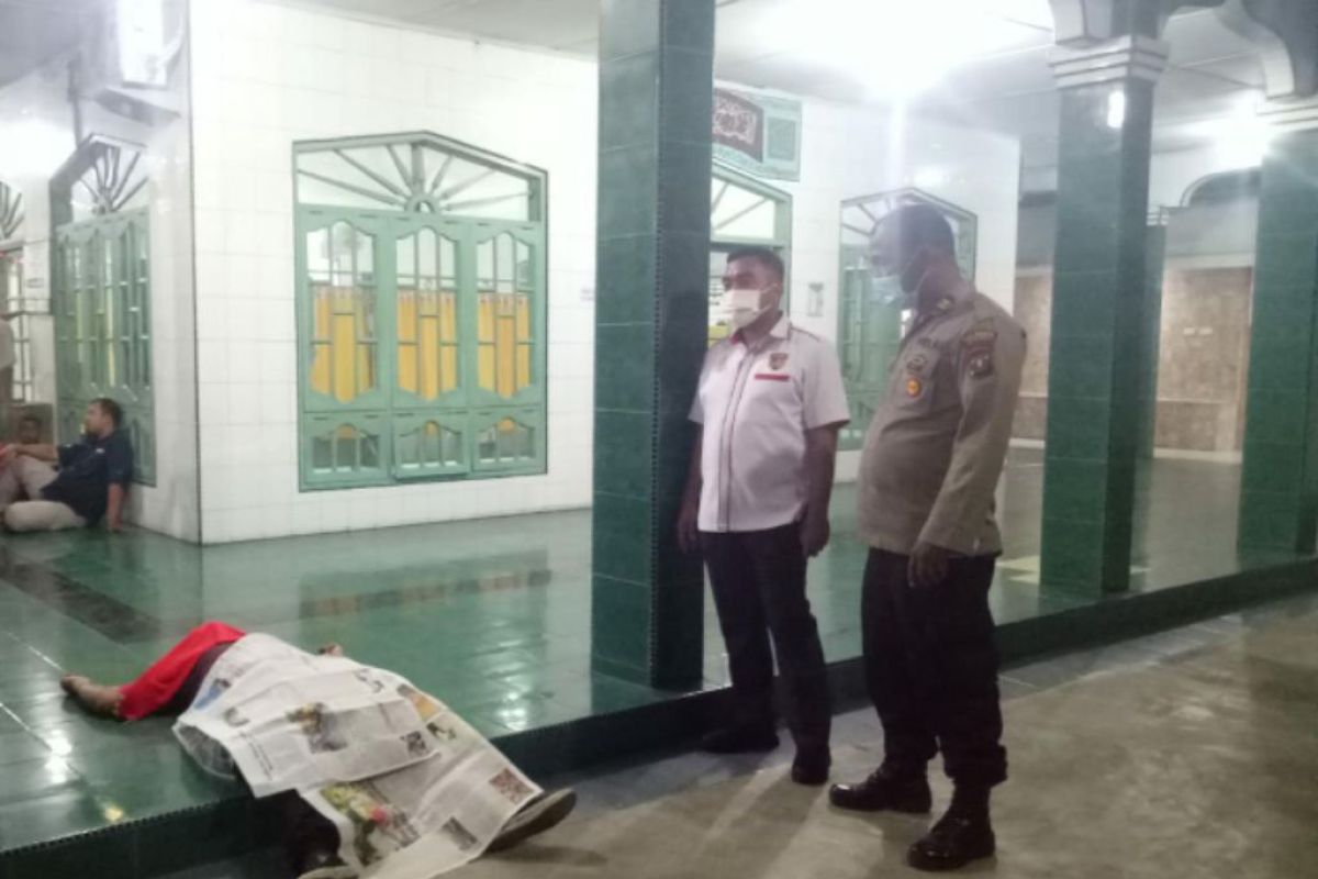 Warga Medan Tuntungan meninggal di teras Masjid Shuluhiyah Lubukpakam