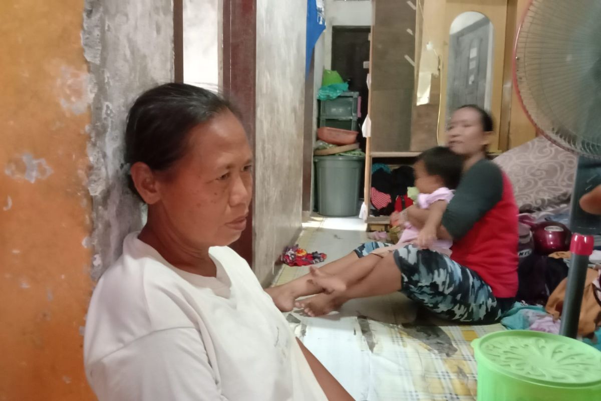 Keluarga ABK KM Liberty asal Tulungagung berharap korban kapal tenggelam itu selamat