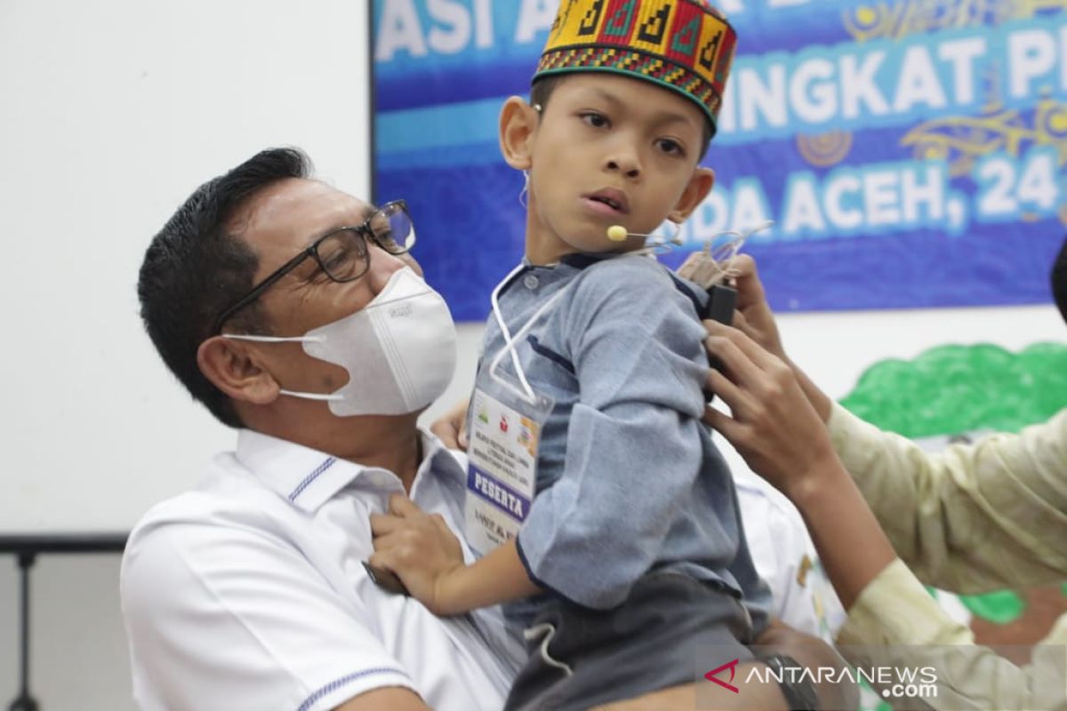 Aceh's school buses to ply students with special needs: official