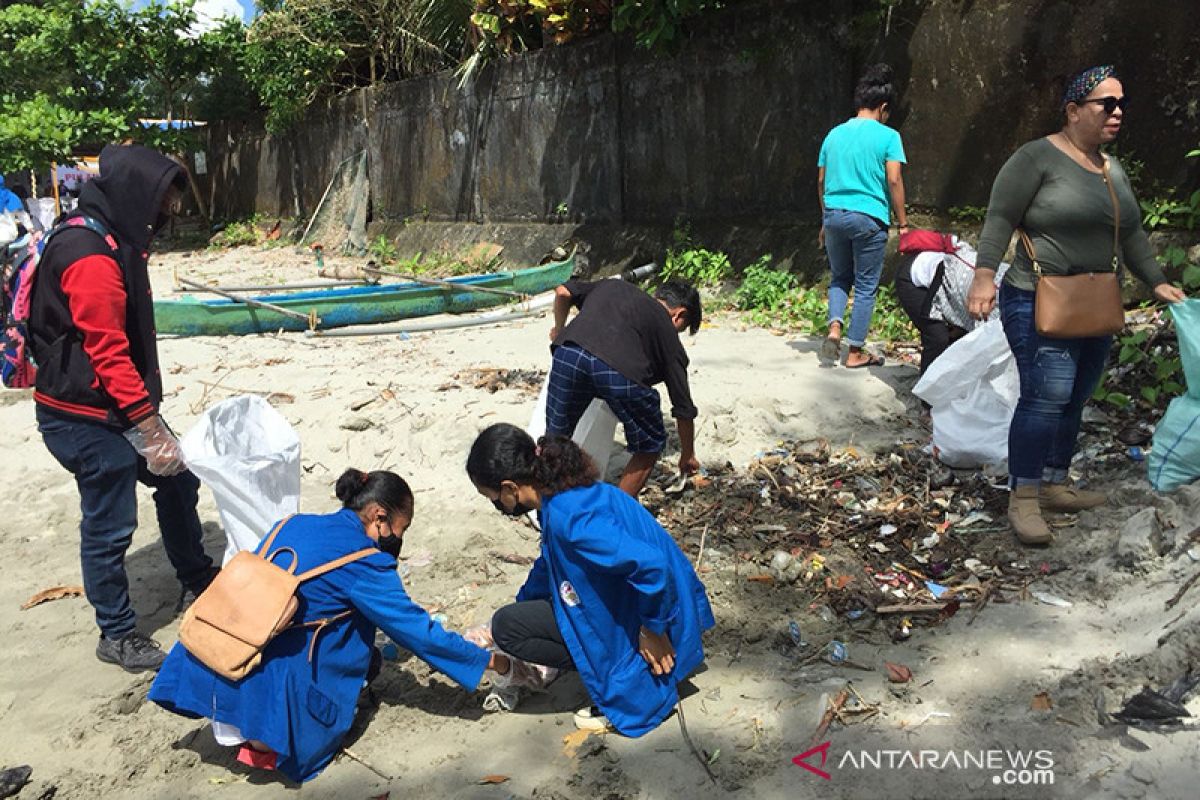 Aksi bersihkan sampah warnai peringatan Hari Sumpah Pemuda di Ambon, begini penjelasannya