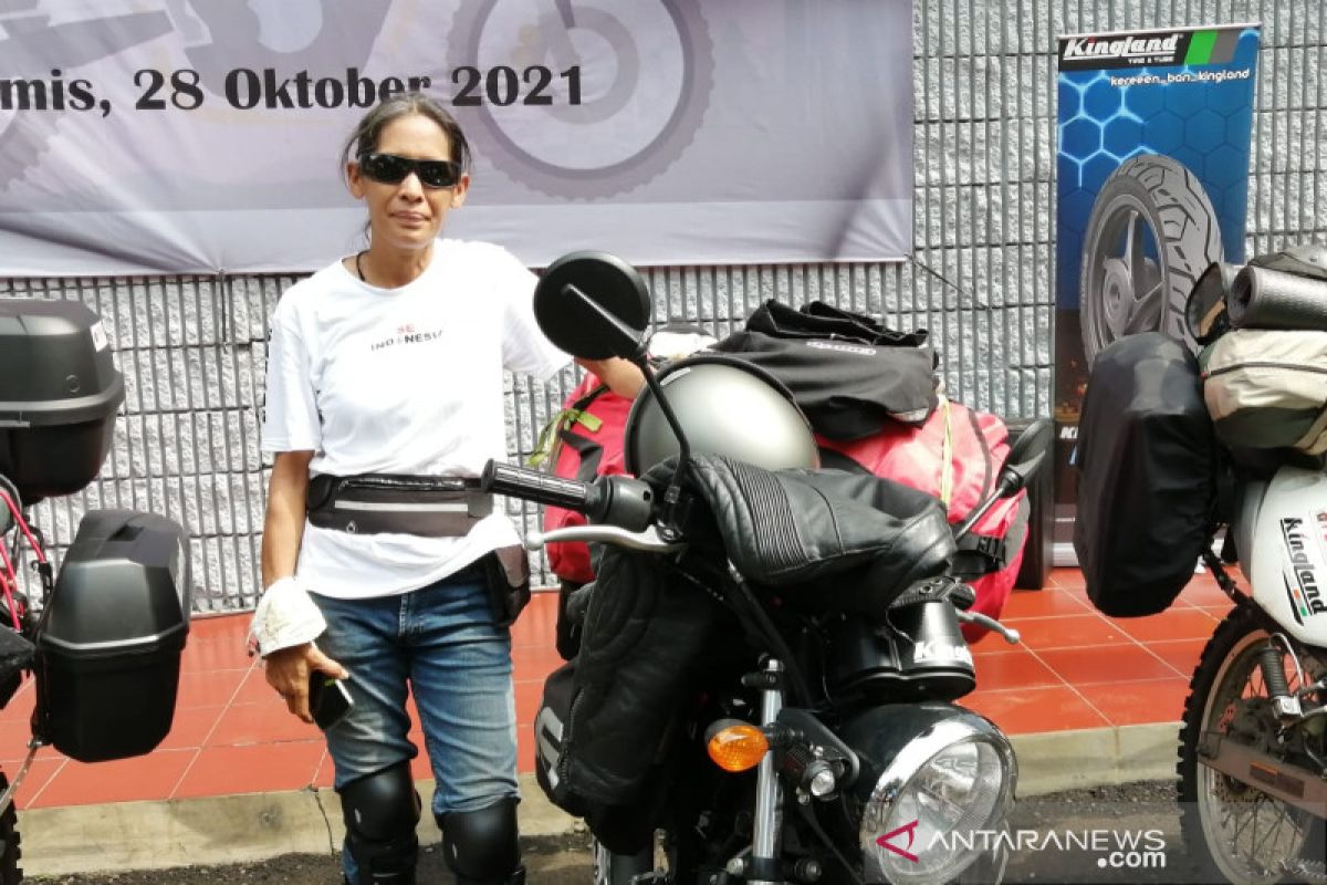 Motoran keliling Nusantara, Yanni Krishnayanni siap menaklukkan 7 Summit