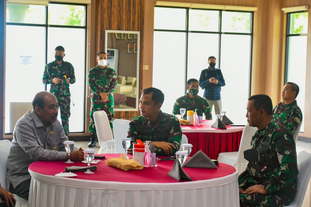 Anggota DPD - RI  bahas geostrategi Maluku dengan Pangdam Pattimura, begini penjelasannya