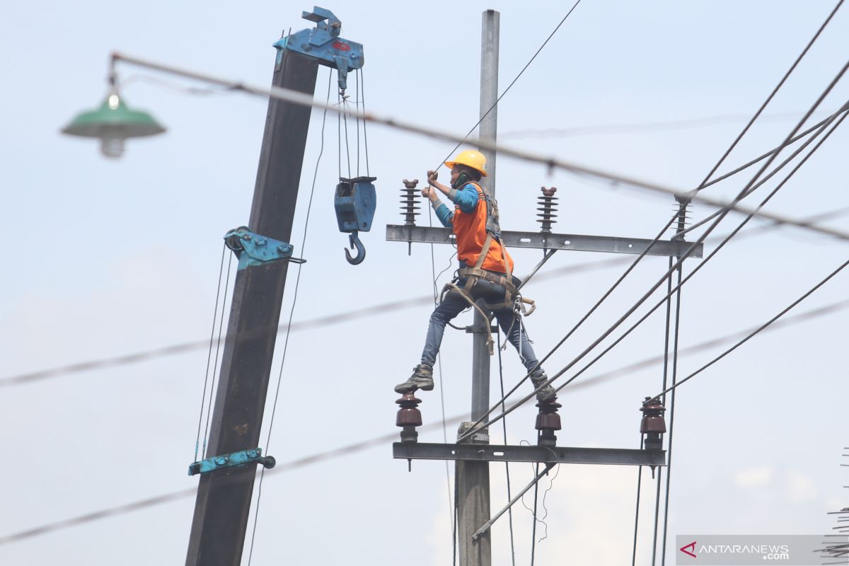 PLN percepat pembangunan jaringan listrik di permukiman baru bandara Kediri