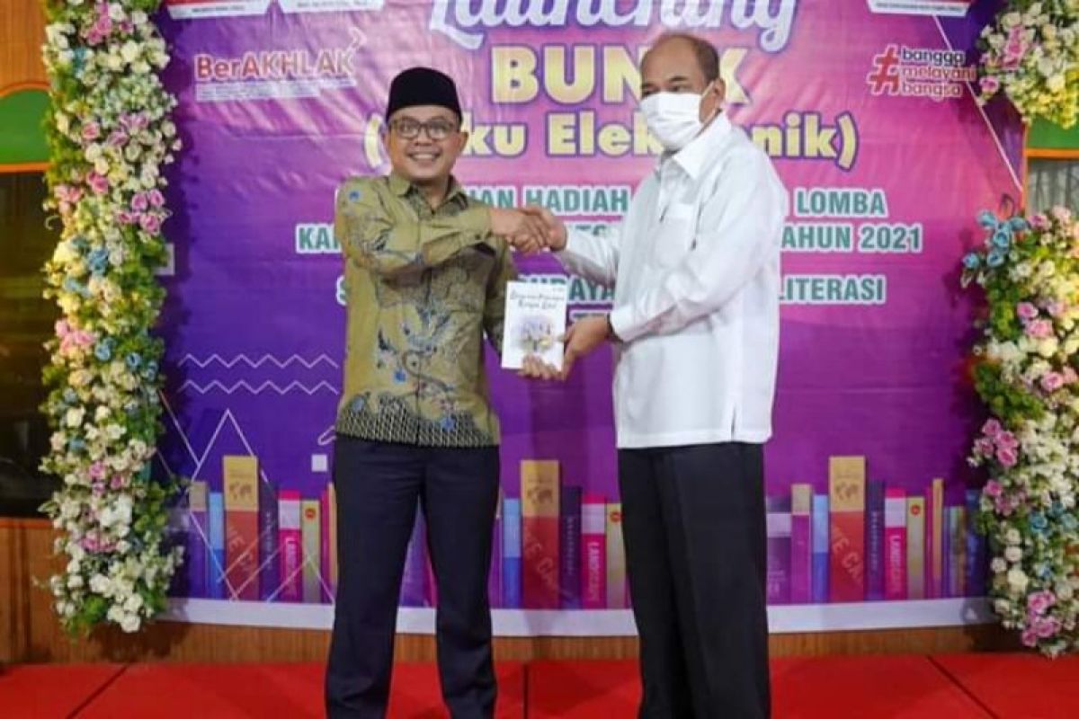 Dinas Perpustakaan dan Arsip launching 1.053 buku electronik