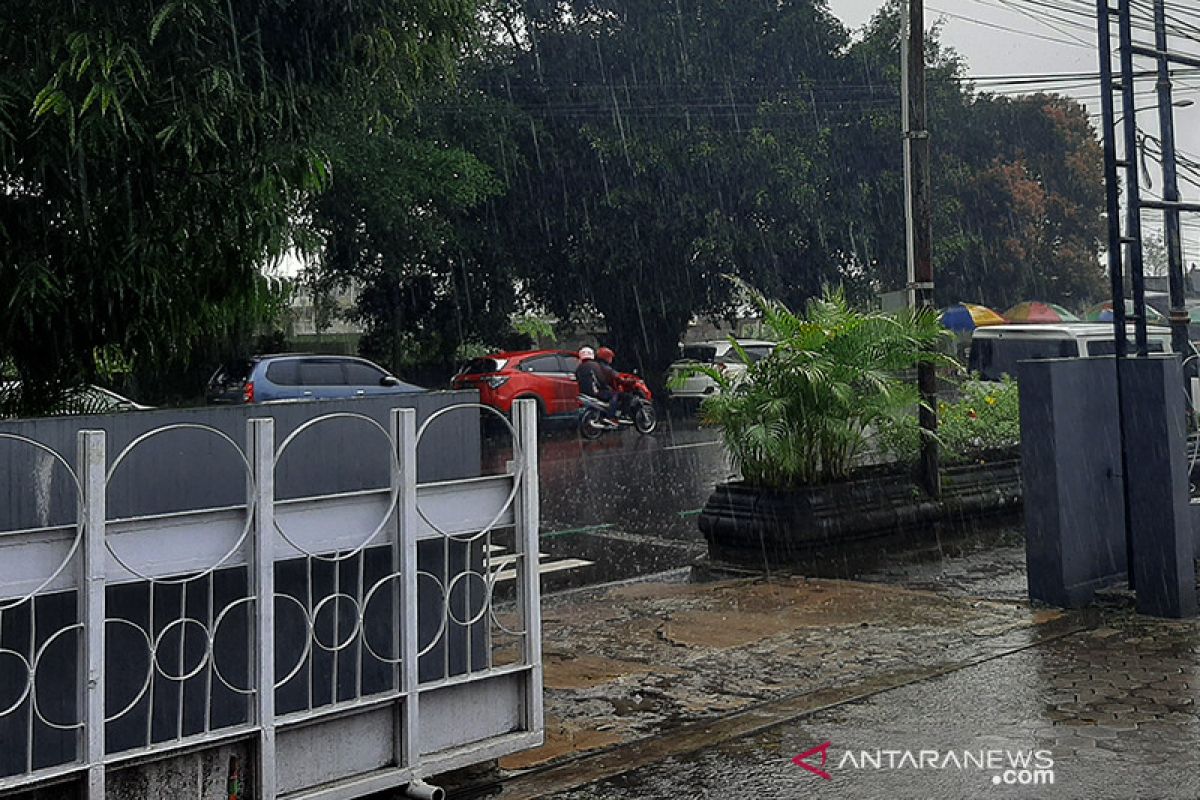 Waspadai hujan lebat berpotensi terjadi di Banyumas