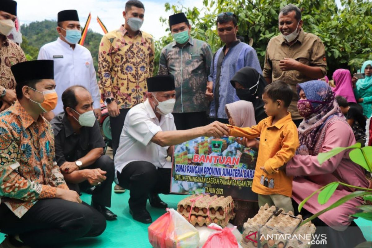 Gubernur Sumbar salurkan bantuan di basis PDRI