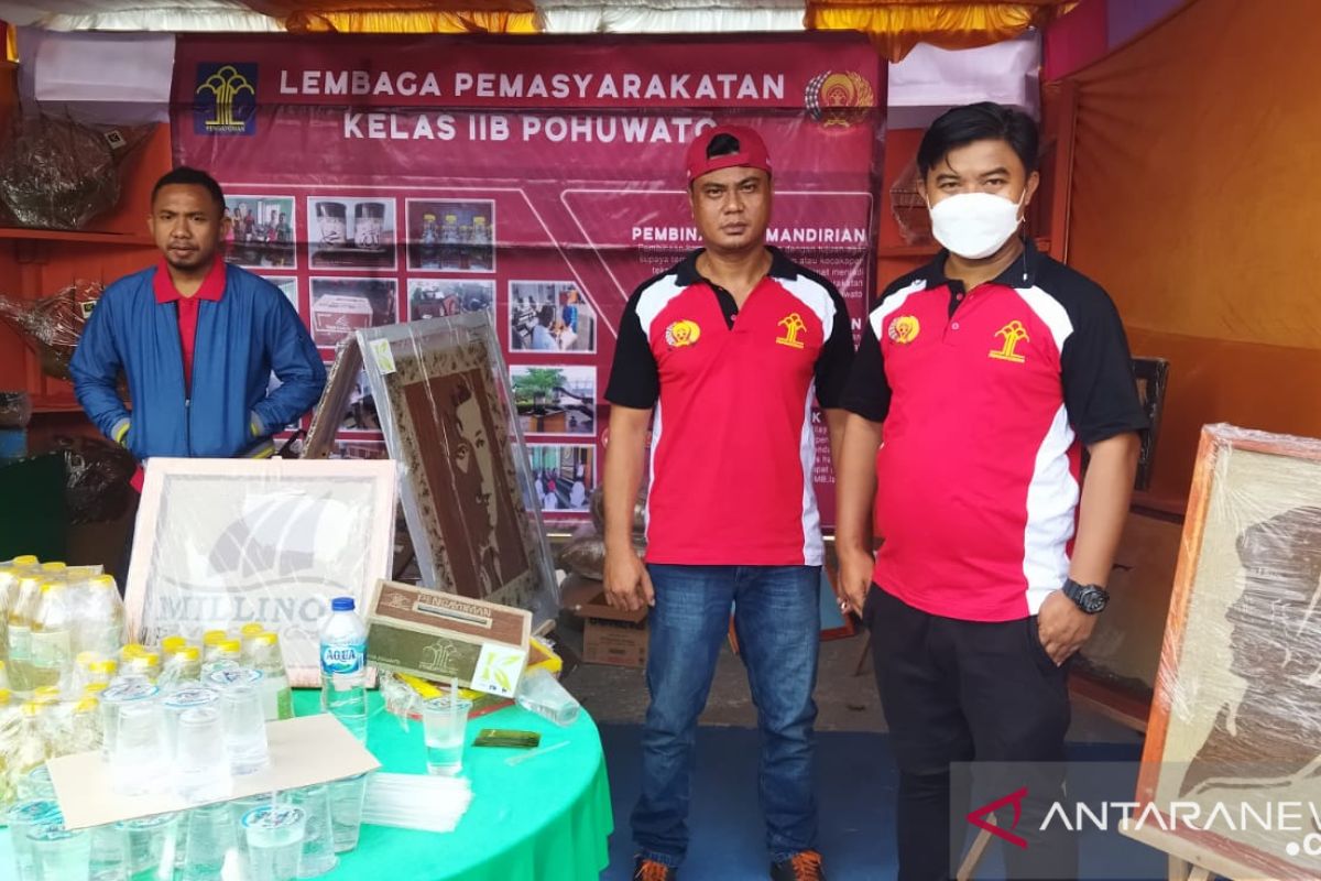 Kanwil Kemenkumham Gorontalo pamerkan karya warga binaan pemasyarakatan