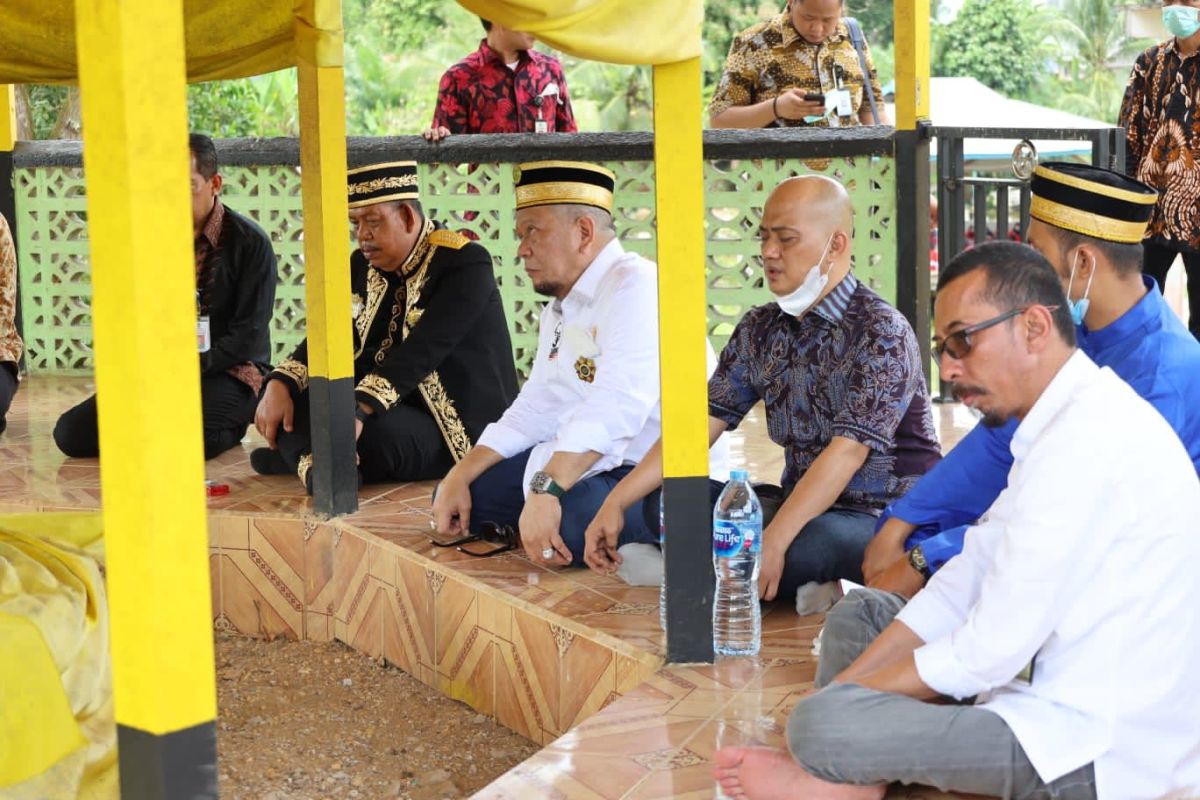 Ketua DPD RI Ziarah ke makam leluhur Kerajaan Kusuma Negara Sekadau