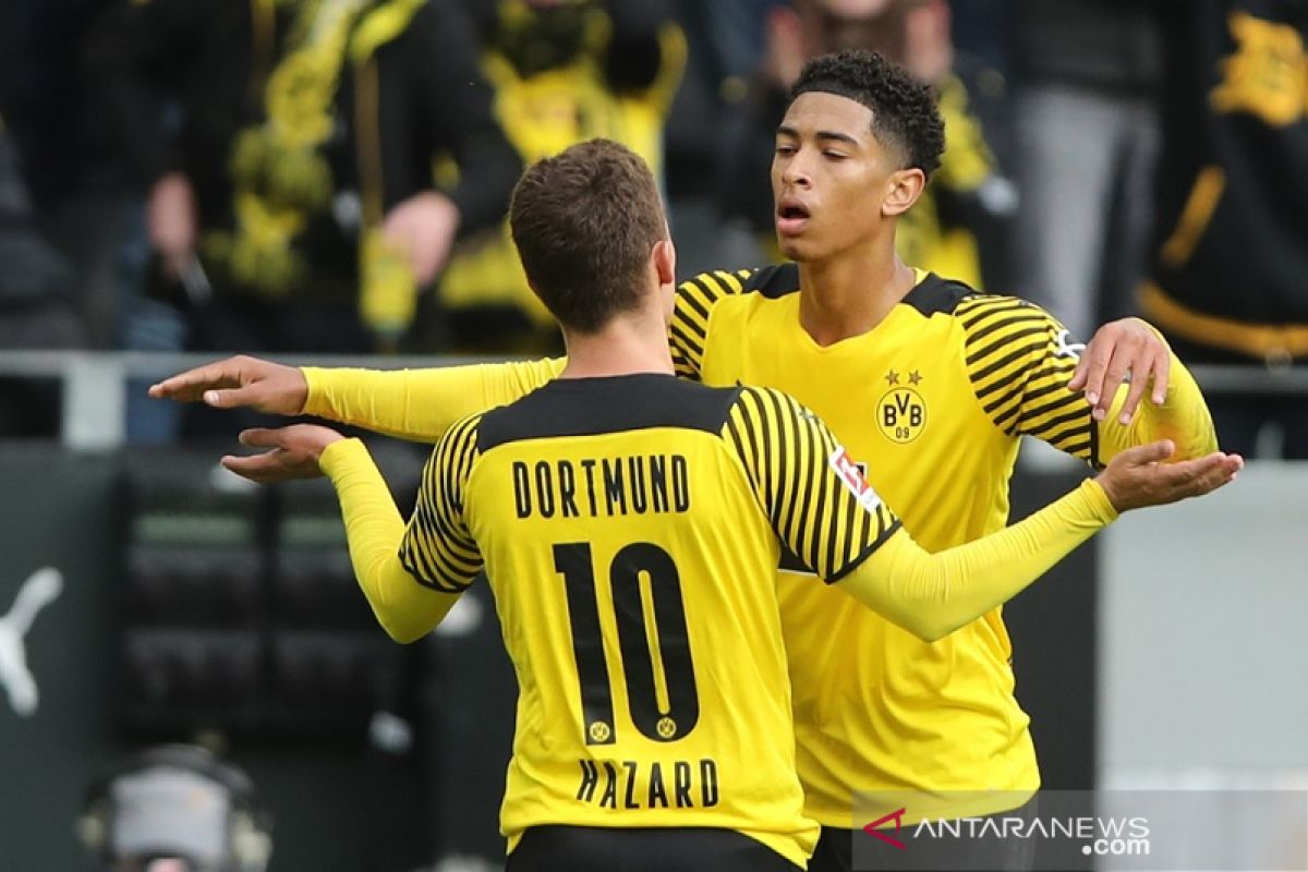 Dortmund tundukkan Cologne, Wolfsburg menang bersama  pelatih baru