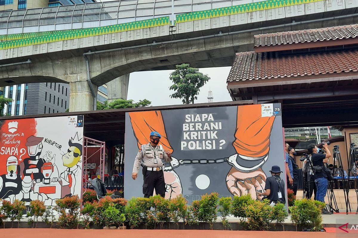 803 peserta andil bagian Bahayangkara Festival Mural 2021