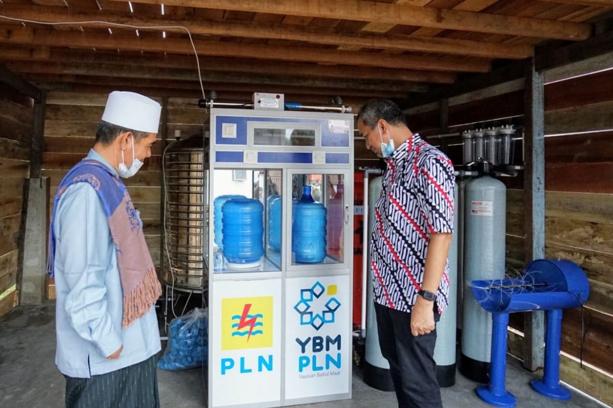 YBM PLN Unit Induk Wilayah Aceh bantu Depot Air Minum Isi Ulang