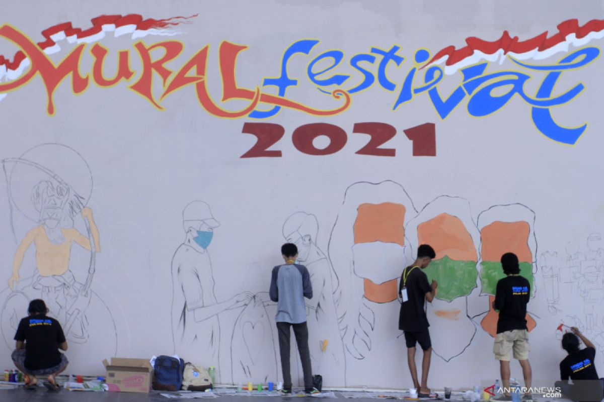 Dozens of Kupang mural artists join Bhayangkara Mural Festival 2021