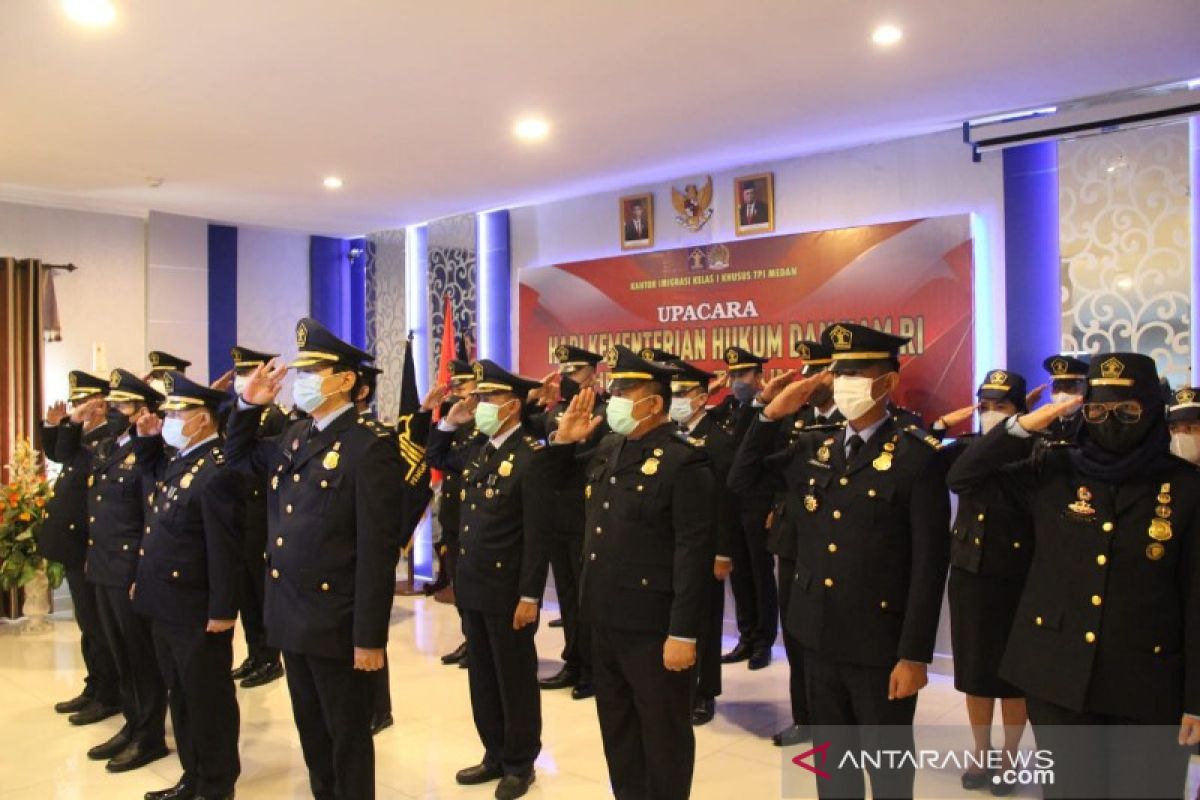Imigrasi Kelas I Khusus TPI Medan ikuti upacara HDKD secara virtual