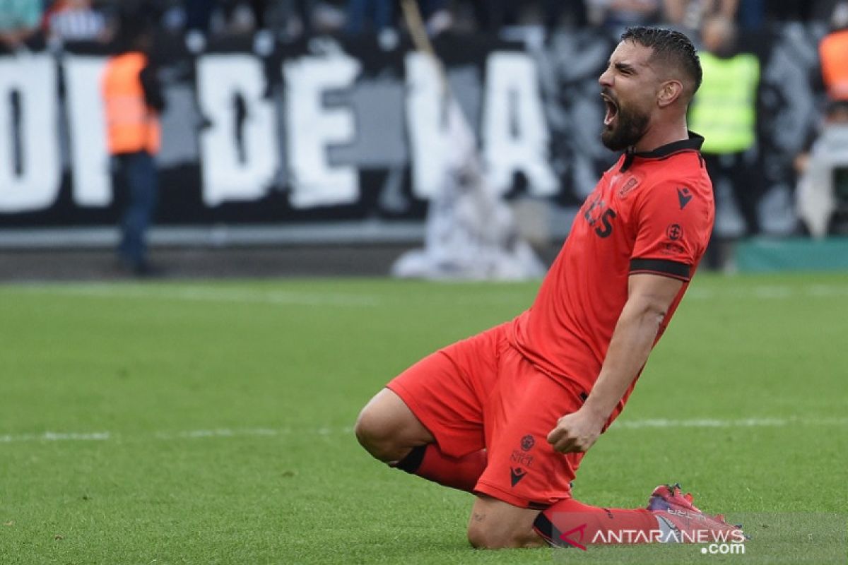 Gol larut Delort membawa kemenangan Nice atas PSG