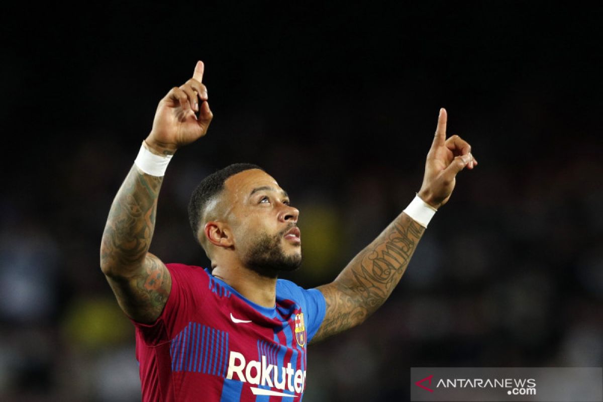 Napoli tertarik rekrut Memphis Depay dari Barcelona