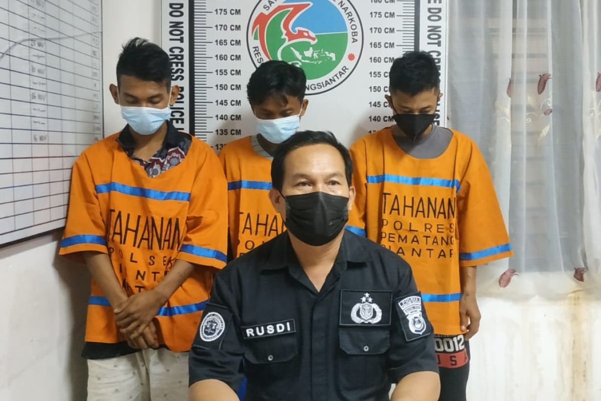 Polres  Pematang Siantar tangkap dua penumpang angkutan umum Sinar Beringin bawa sabu