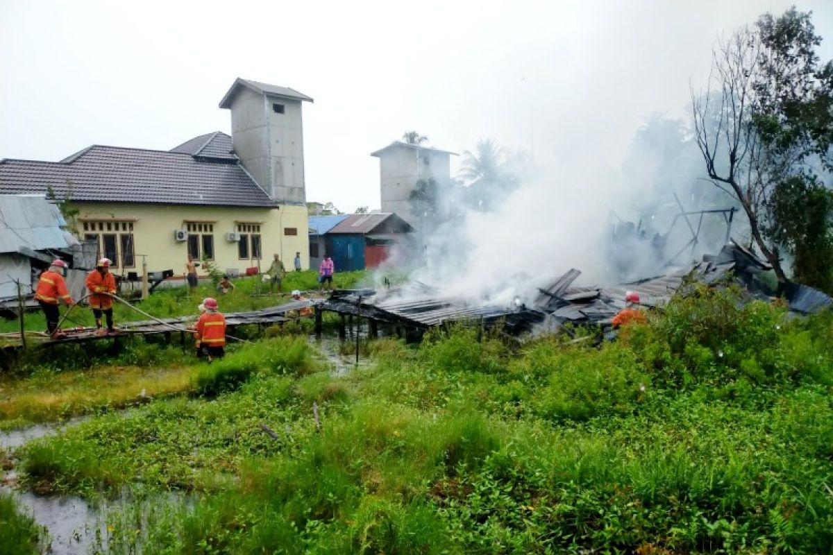 Satu rumah di Barsel hangus terbakar