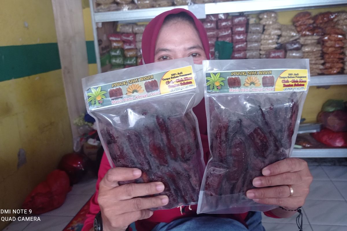 Omzet pedagang makanan tradisional di Rangkasbitung, Lebak merangkak naik