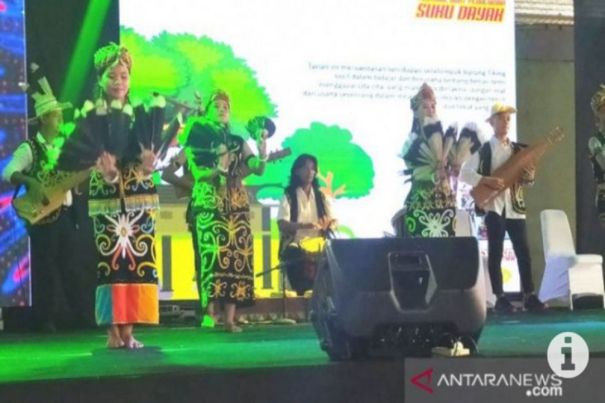 Kutai Kartanegara tampilkan tarian dan adat Suku Dayak pedalaman