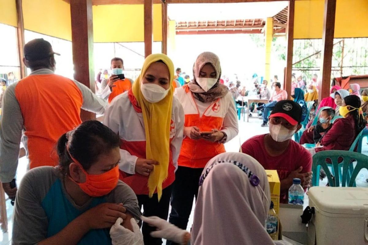 Perempuan untuk Negeri Jawa Tengah menggelar vaksinasi di Grobogan