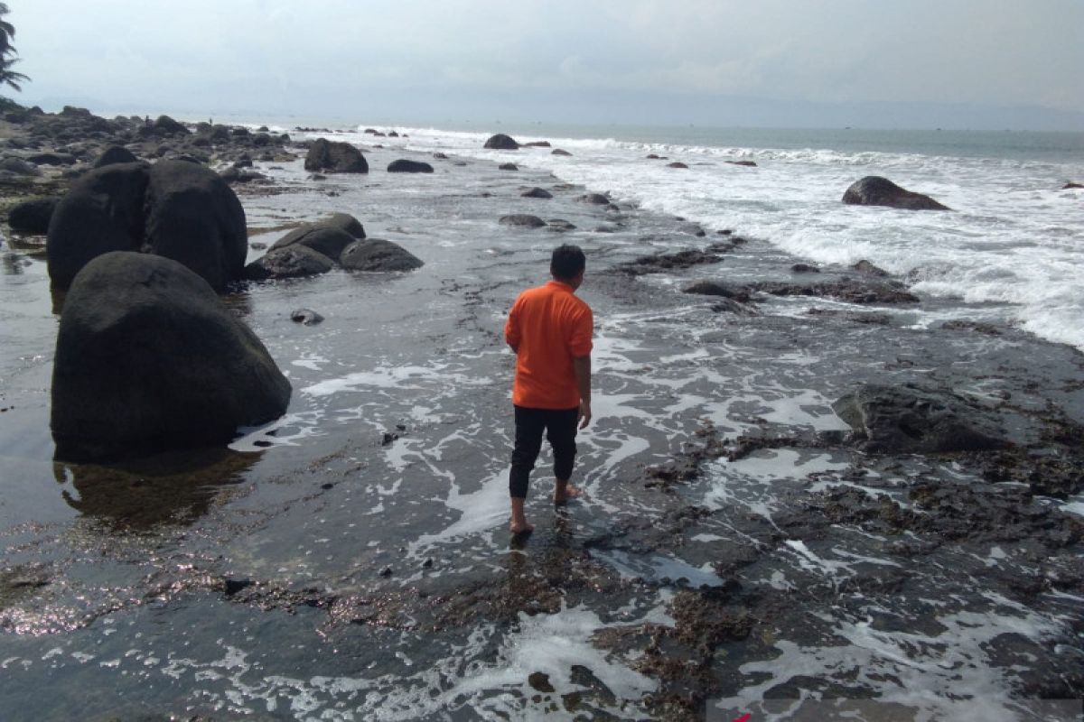 Pencarian pelajar SD tenggelam di Pantai Karangpapak terhambat akibat cuaca buruk