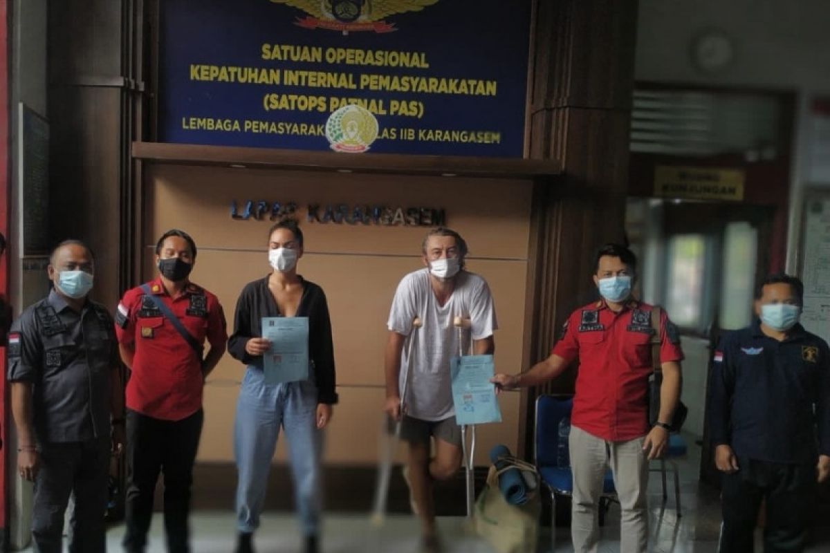 Imigrasi Bali deportasi dua orang WNA pemalsu surat PCR