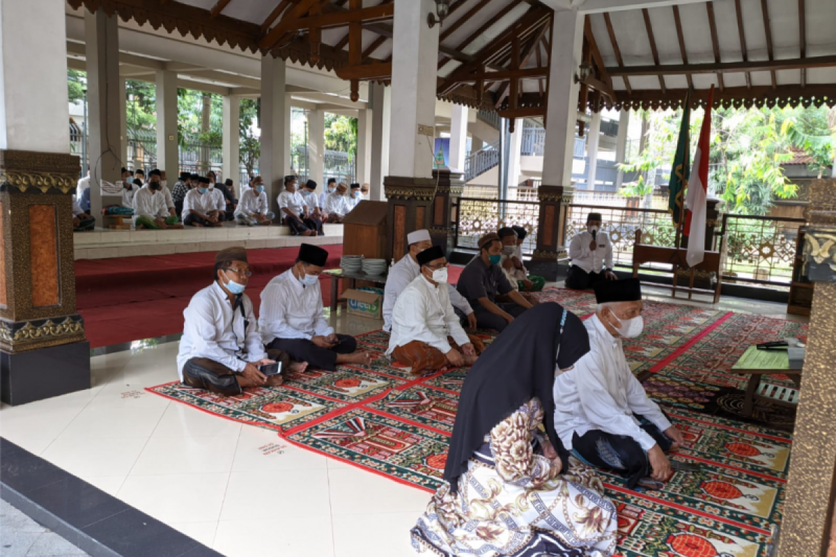 Area Makam Gus Dur di Pesantren Tebuireng kembali dibuka untuk pengunjung