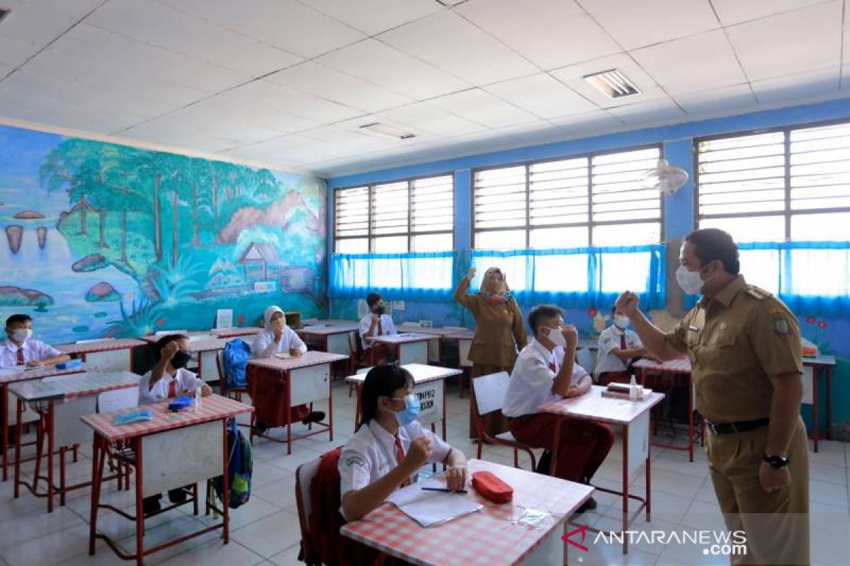 Tenaga pengajar SD Kota Tangerang inovasi PTM agar siswa terbiasa prokes