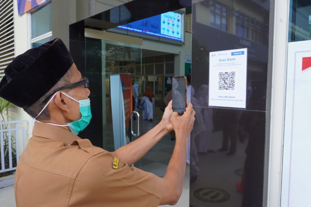 RSUDZA berlakukan scan barcode  'PeduliLindungi' masuk rumah sakit