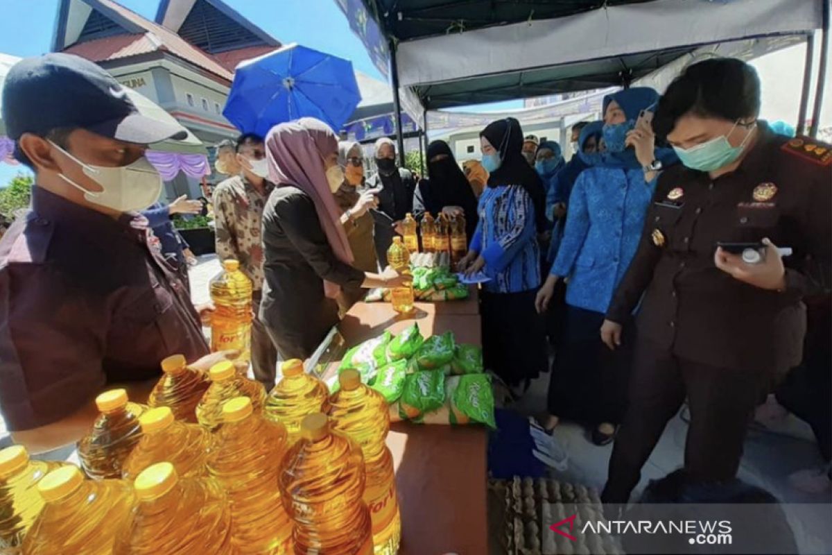 Warga Bontang antusias membeli komoditas murah di TTI