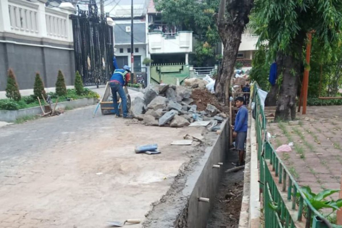 Pemkot Jakut siapkan dua langkah hadapi potensi banjir