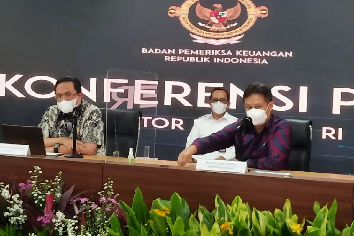 Pemerintah tidak jadi menarik kembali kelebihan insentif nakes