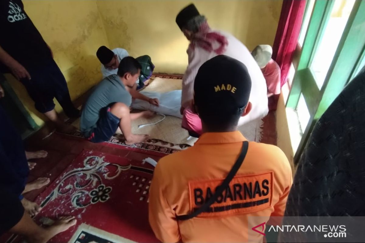 Jasad seorang murid SD tenggelam di laut selatan Sukabumi ditemukan