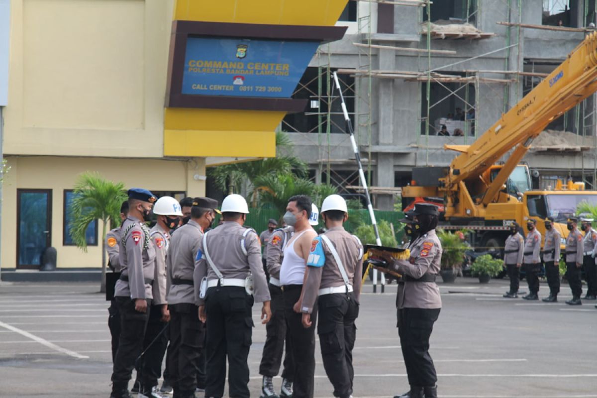 Kapolda Lampung pimpin upacara  pemberhentian personel bermasalah