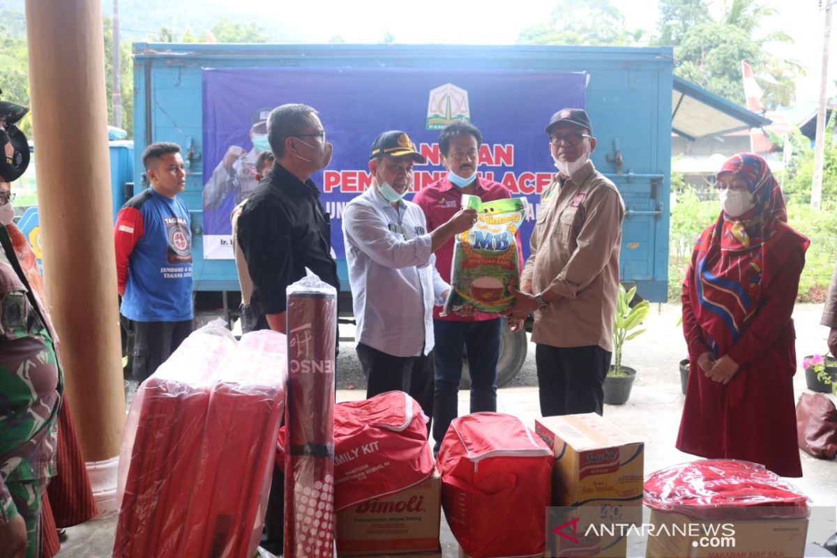 Korban banjir di Tangse terima bantuan masa panik