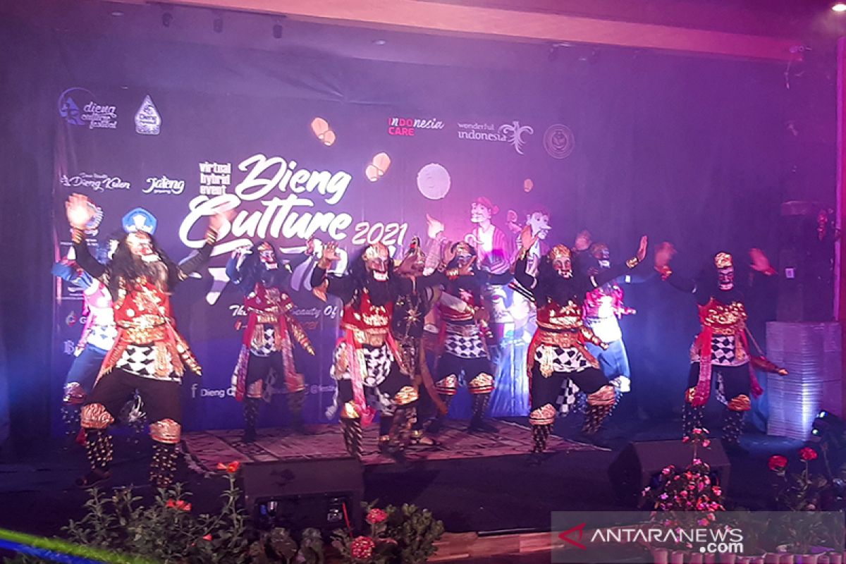 Pergelaran tari tradisional meriahkan "Dieng Culture Festival 2021"
