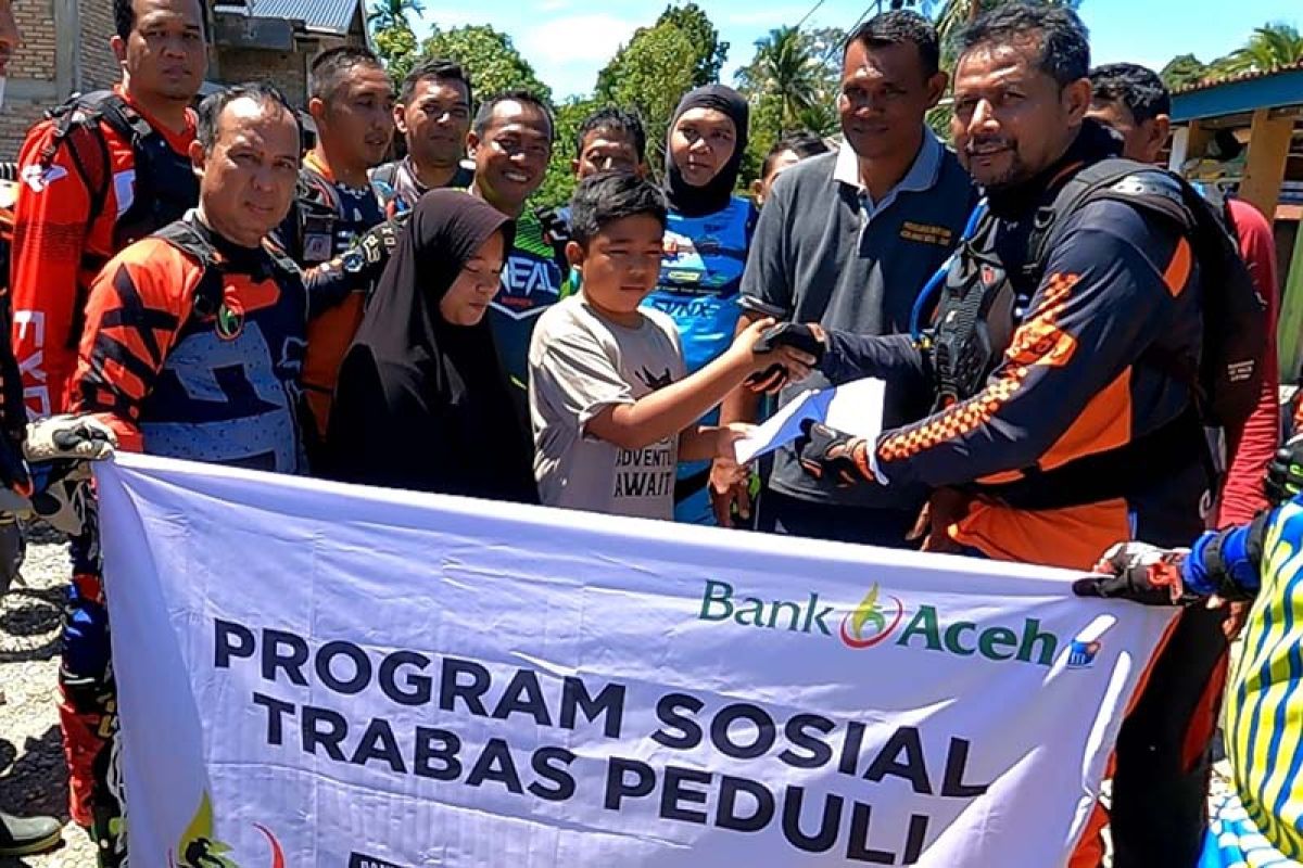 Bank Aceh Saweu Syedara Santuni Anak Yatim di Abdya