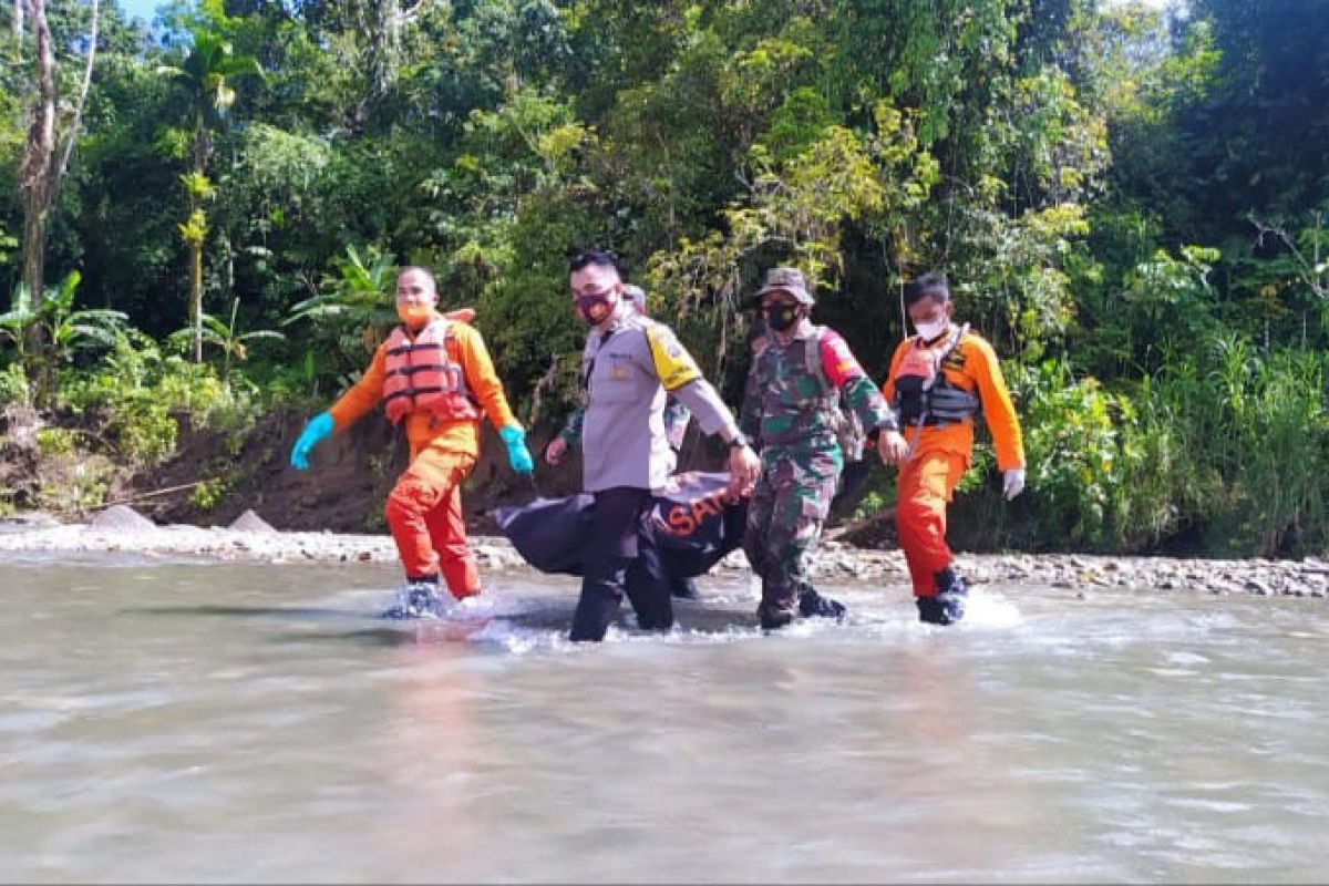 Basarnas temukan jenazah warga Nias yang tercebur di Sungai Muzoi