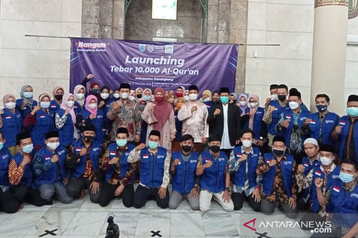 Amanah Takaful tebar 10.000 Al Qur'an di Banten atasi melek Al-Quran