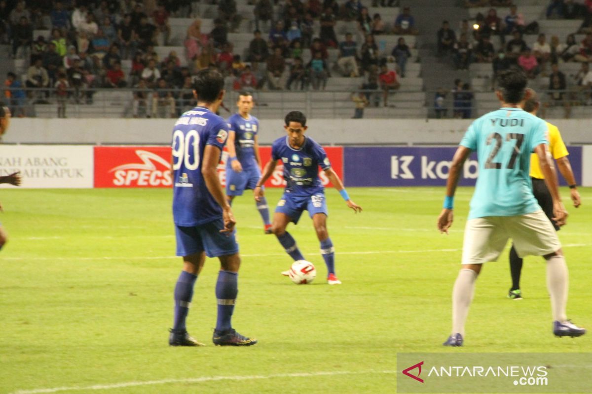 Fahri Husaini tangani Persiba