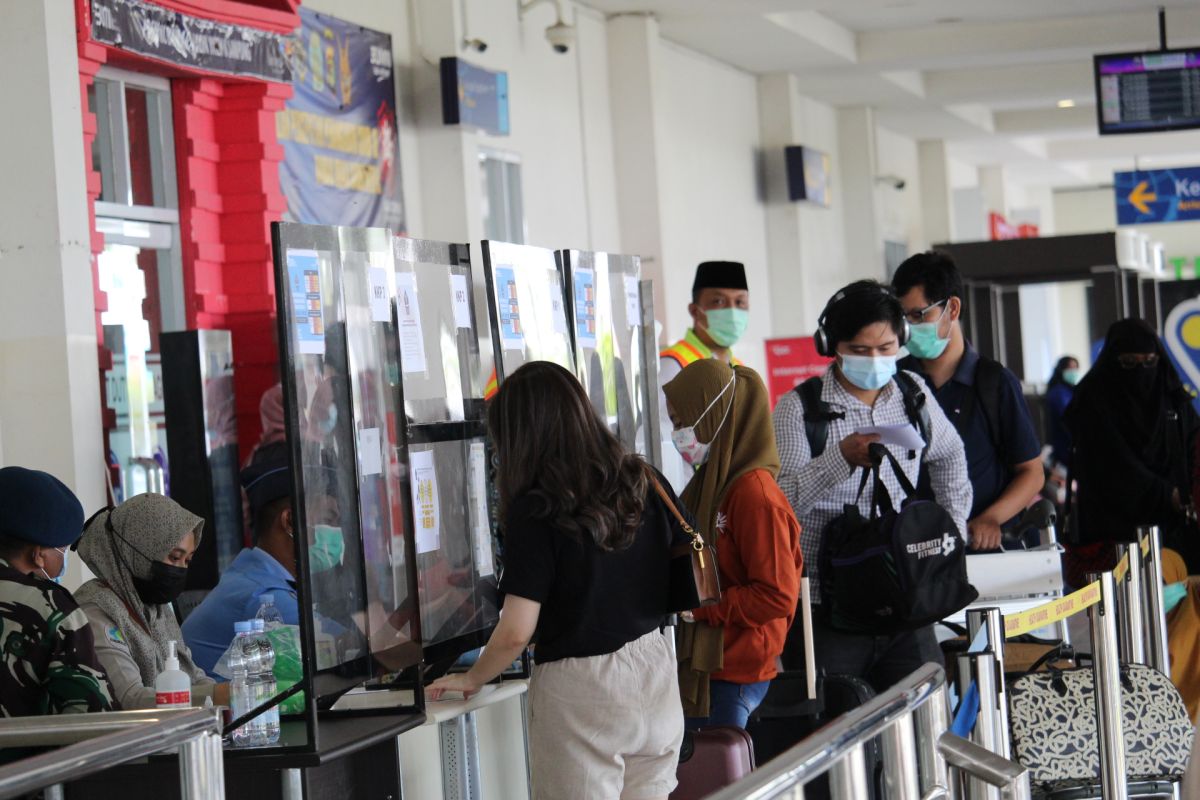 Sentra vaksinasi di Bandara Radin Inten telah layani 11.225 orang