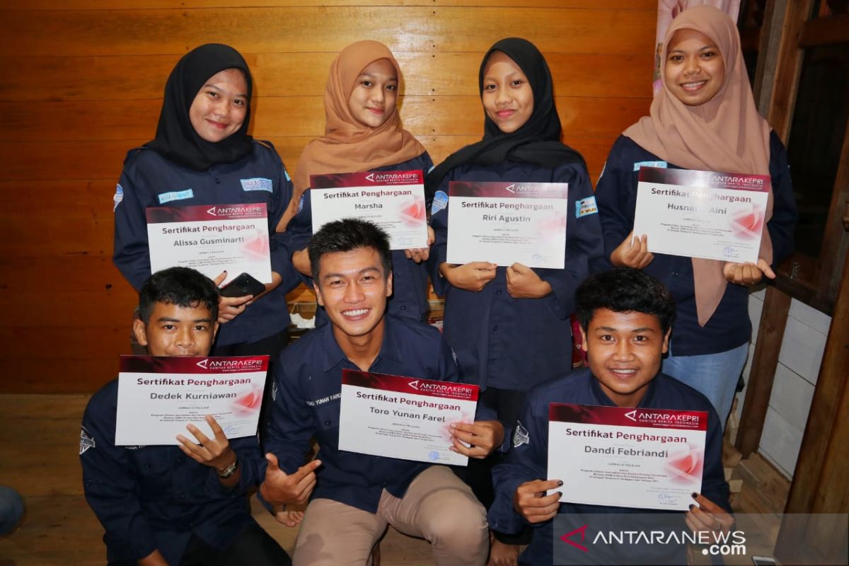 ANTARA Biro Kepri berikan apresiasi ke jurnalis pelajar Parasnews Tambelan