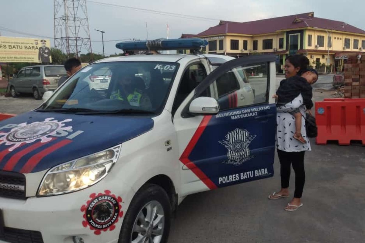 Ibu hamil di Batubara Sumut ngidam naik mobil patwal, Polisi fasilitasi diajak keliling